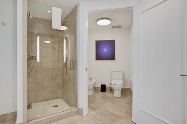 Building Photo - 4401 Collins Ave