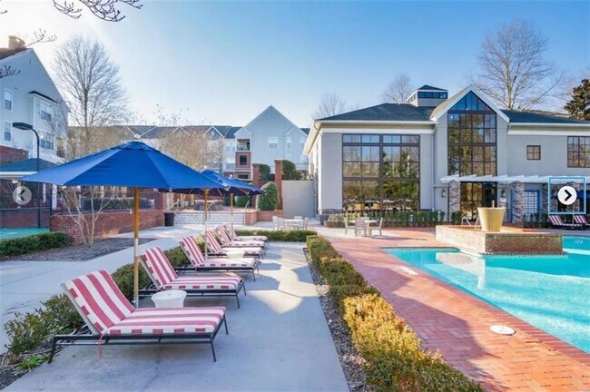 Building Photo - 350 Perimeter N Ctr