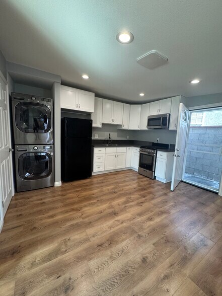 Building Photo - 6014 Lincoln Ave