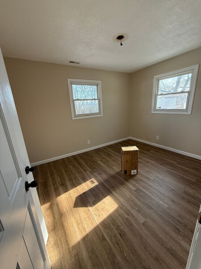 Building Photo - Charming Newly Remodeled 3-Bedroom Home!