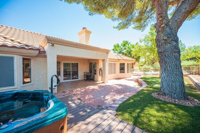 Building Photo - Sun CIty Summerlin 55+, Highly Upgraded, S...