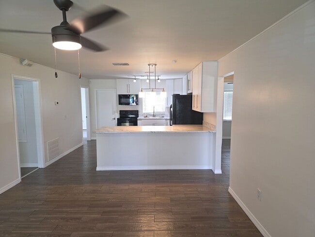 Building Photo - 4 Bed 2 Bath Home Near Baldwin & Winter Park