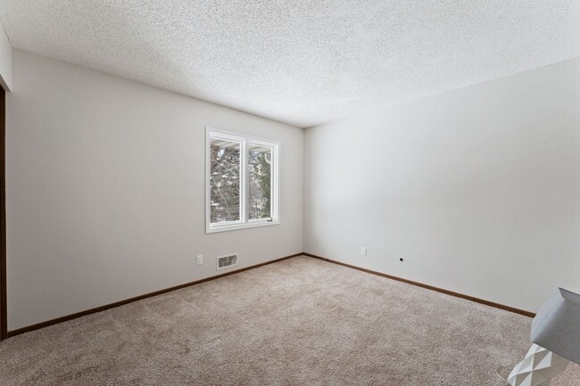 Building Photo - 4765 Penkwe Cir