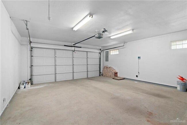 Building Photo - 31 Midlands Cir