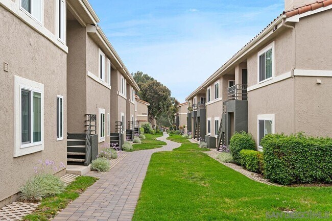 Building Photo - 7455 Charmant Dr