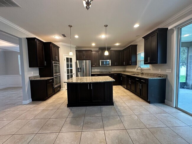 Building Photo - Large Home at Work Golf Village