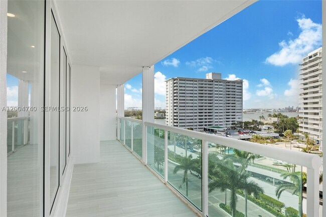Building Photo - 2100 S Ocean Dr