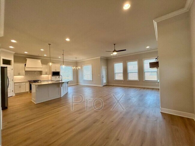 Building Photo - 1900 Charles St