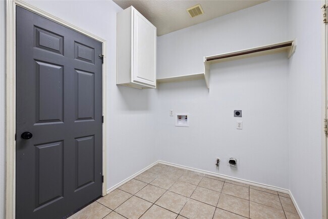 Building Photo - 4803 Windcross Ct