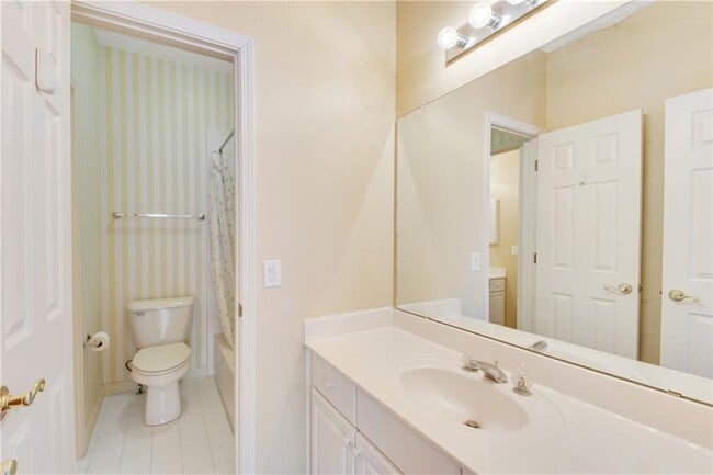 Building Photo - 290 Windsor Gate Cove NE