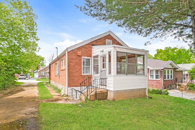 Building Photo - Fantastic 2bd/1ba home! Let yourself in!