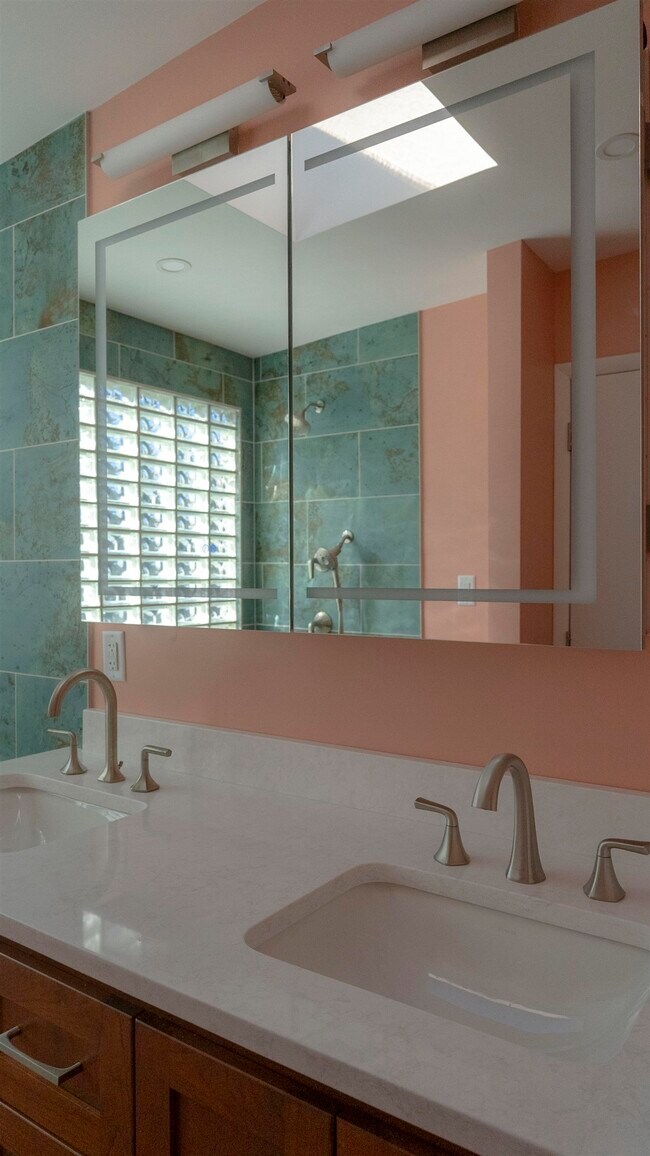 Building Photo - 207 GARDEN St