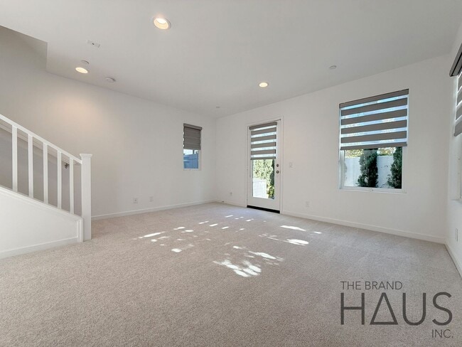 Building Photo - Modern Farmhouse-Style 2Bed 2.5Bath Twenty8 Walk Gated Community