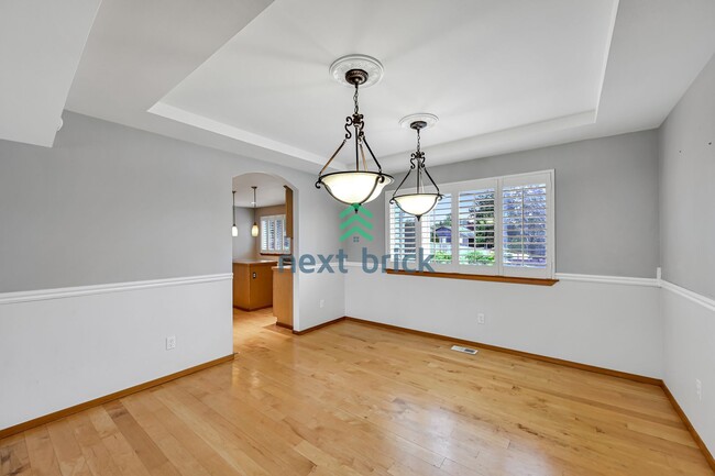 Building Photo - Beautiful 3 Bed, 2.5 Bath Parkside Home – ...