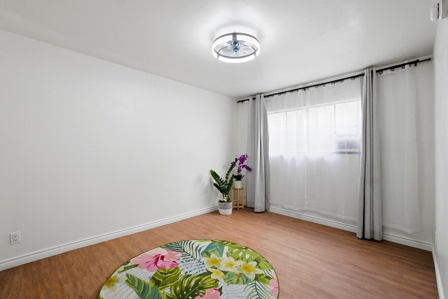 Building Photo - 13050 Dronfield Ave