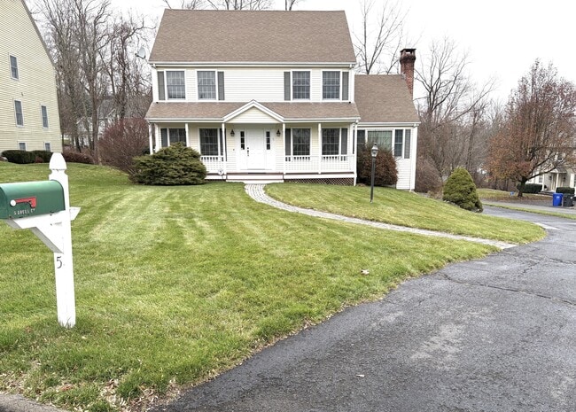 Building Photo - 5 Howes Ct