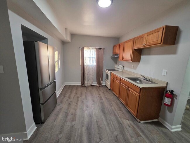 Building Photo - 110 N 4th St.