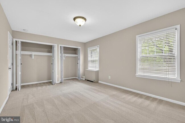 Building Photo - 3334 Spring Ln