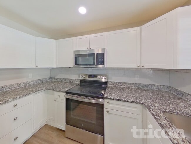 Building Photo - 6969 Briarwood Ave N