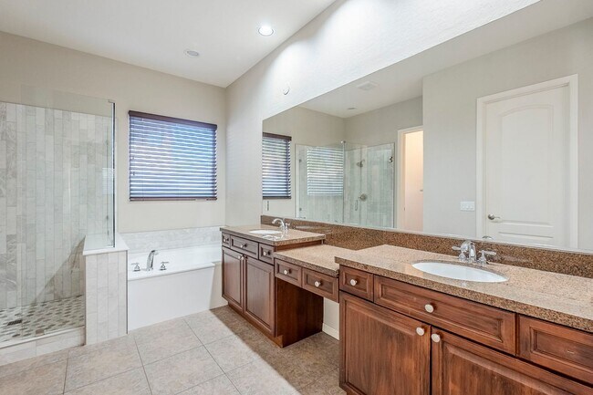 Building Photo - Stunning 4 bed 2.5 bath home with pool, in...