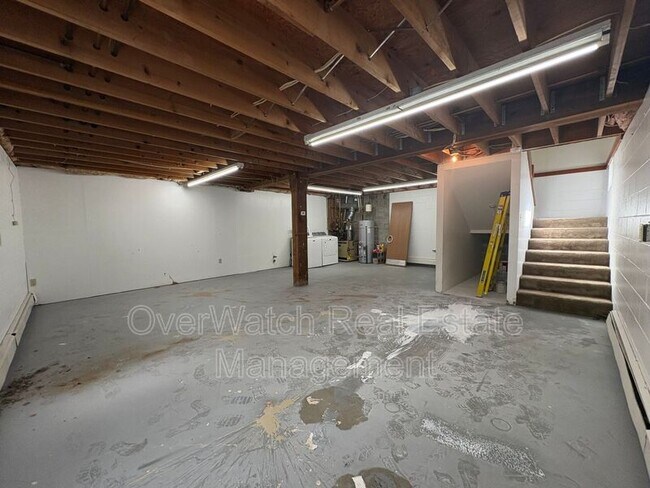 Building Photo - 6007 E 12th Ave