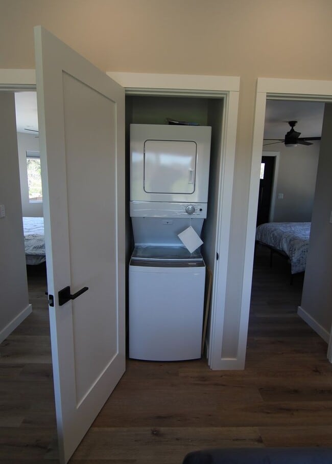 Building Photo - 2 Bedroom, 1 Bath home