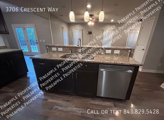 Building Photo - 3706 Crescent Way