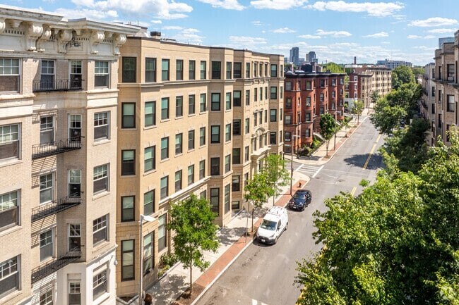 Building Photo - 100 Hemenway St