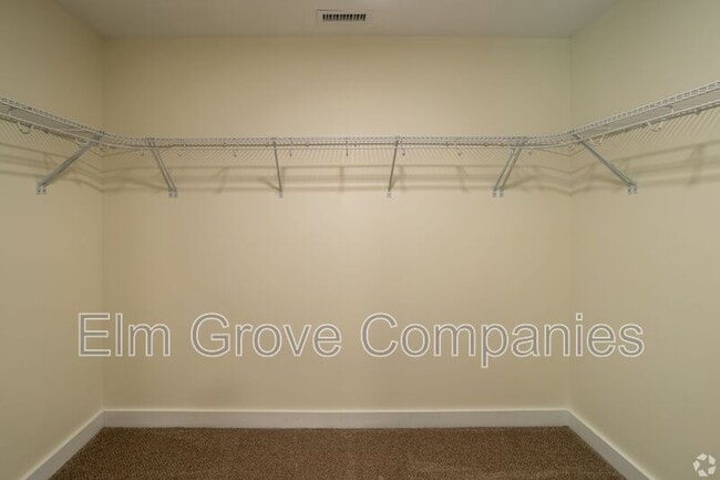 Building Photo - 46 Monroe Dr