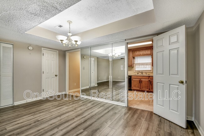 Building Photo - 1702 Twin Brooks Dr SE