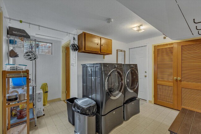 Building Photo - 2231 Wynkoop Dr
