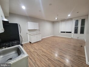 Building Photo - 1217 Hollins St