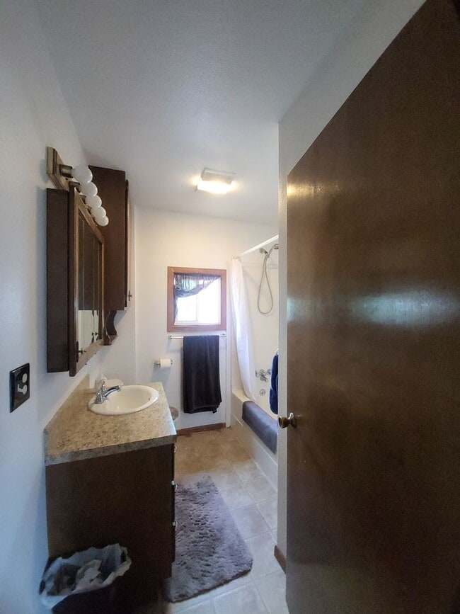 Building Photo - 2 Bedroom 1 Bath in Centralia