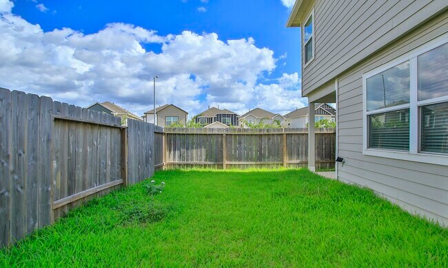 Building Photo - 3902 Deledda Dr