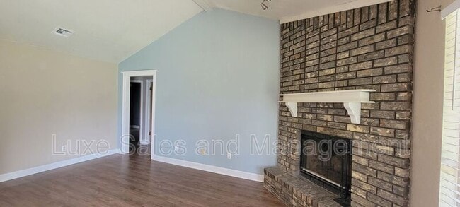 Building Photo - 1820 Cimarron Trail
