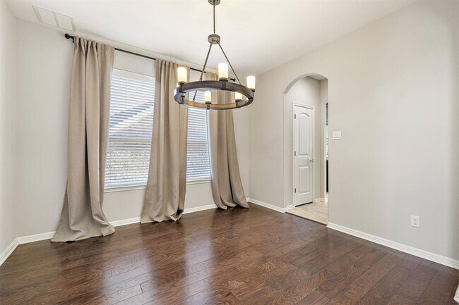Building Photo - 2406 Yorkshire Ln