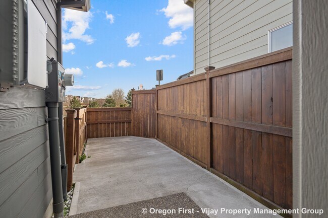 Building Photo - 3662 SE 67th Ave