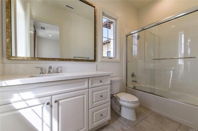 Building Photo - 105 Spacial