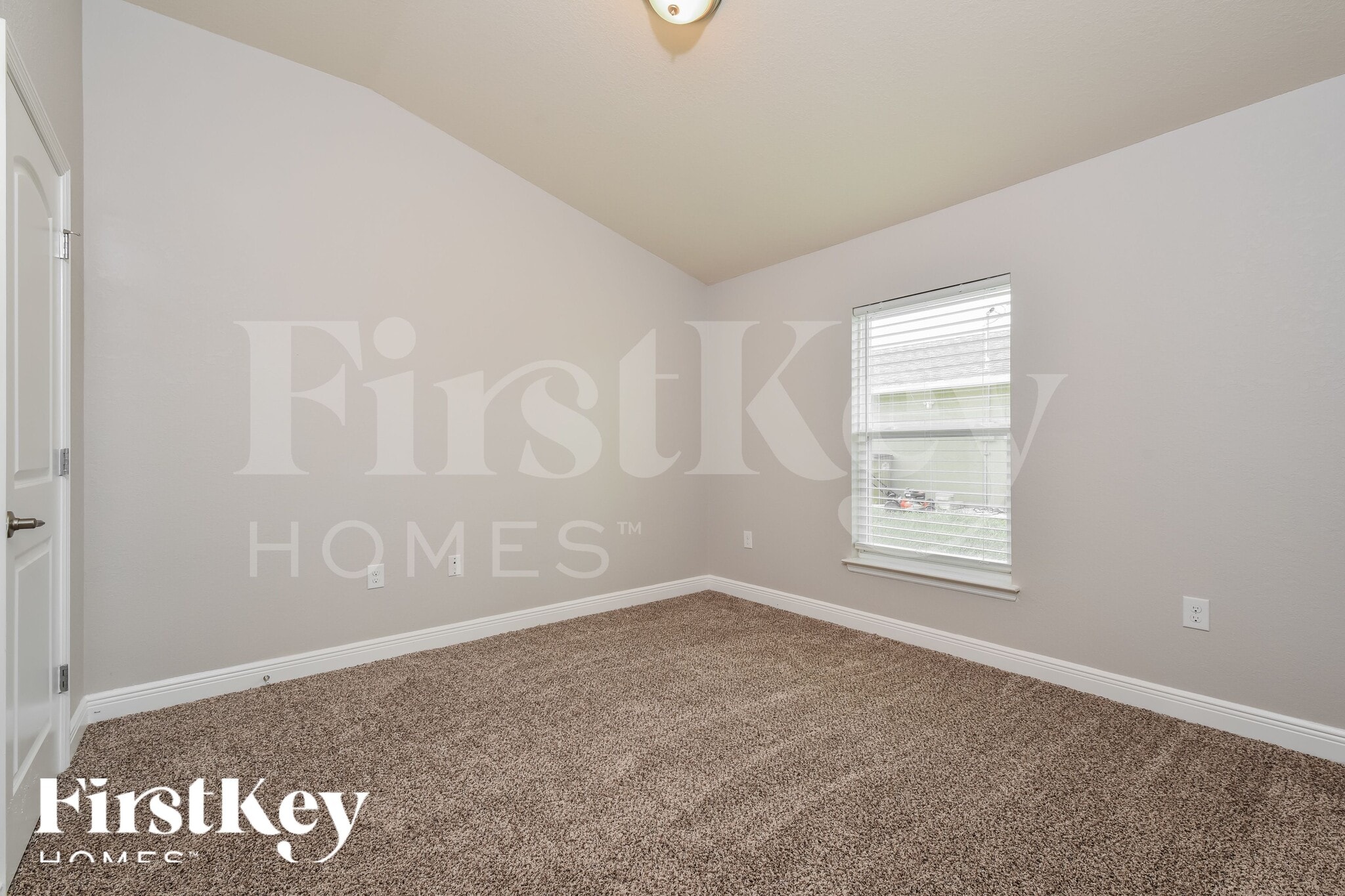 Building Photo - 2716 NW 3rd Ave