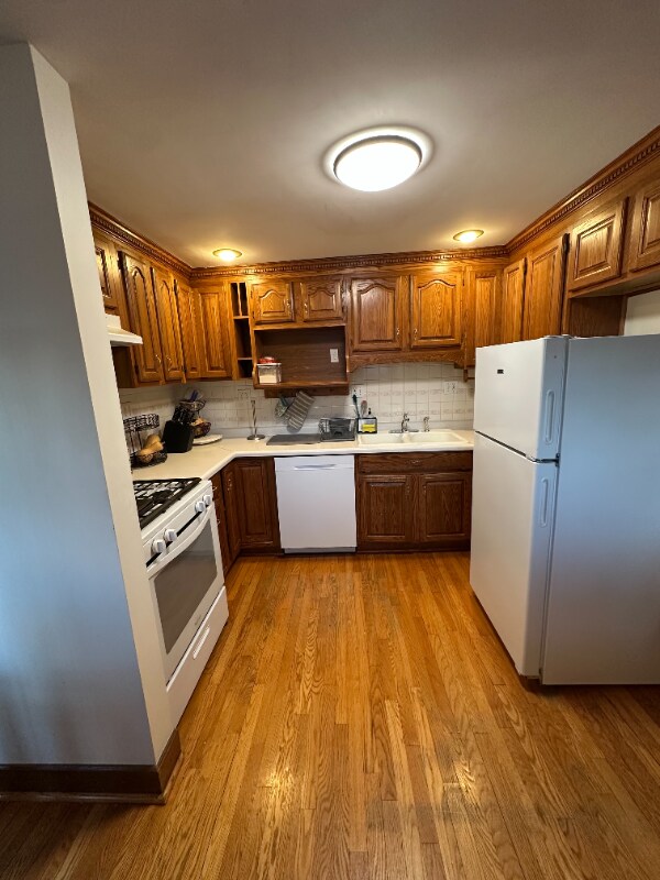 Building Photo - 512 W Wing St