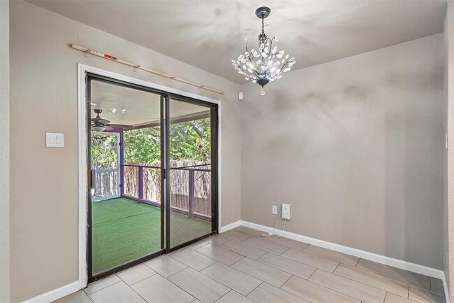 Building Photo - 1131 Byers Ln