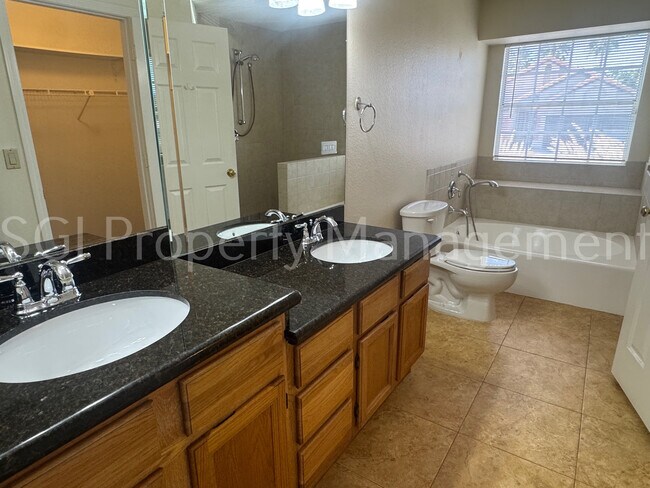 Building Photo - 1952 E Rosemonte Dr