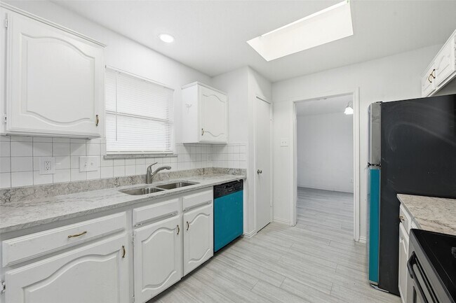 Building Photo - 1746 Glencairn Ln