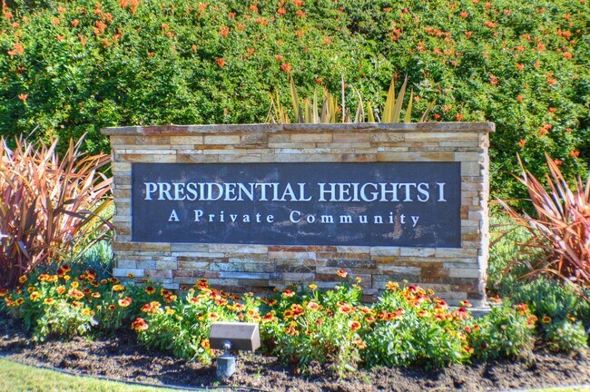 Building Photo - Panoramic ocean view from this 2 bedroom condo up on the hills of San Clemente