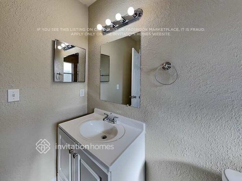 Building Photo - 122 Van Dyck Dr