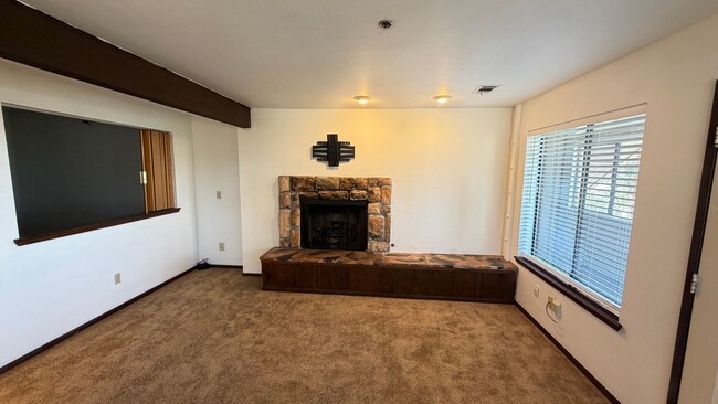 Building Photo - 759 Boulder Ct