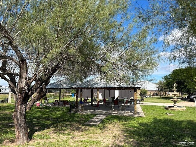 Building Photo - 18 Minnesota Rd