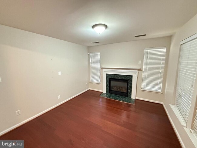 Building Photo - 2539 Banshire Dr