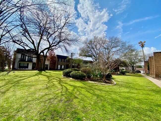 Building Photo - 1281 Blalock Rd