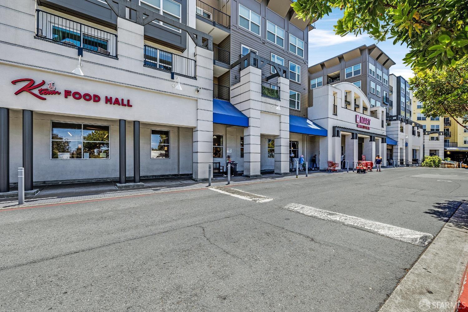 Building Photo - 8400 Oceanview Ter